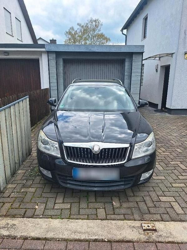 Gebraucht Skoda Octavia 160 PS (117 kW) 2010 Schwarz Kombi