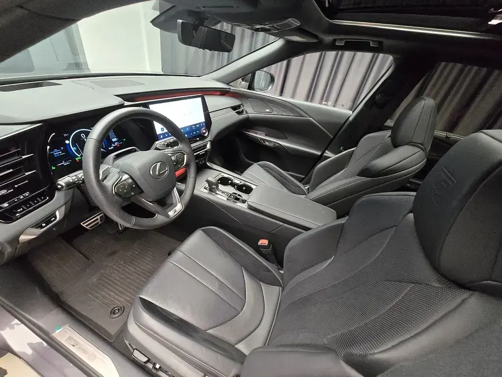 Gebraucht Lexus RX500h Sport Line 272 PS (200 kW) 2025 Grau SUV