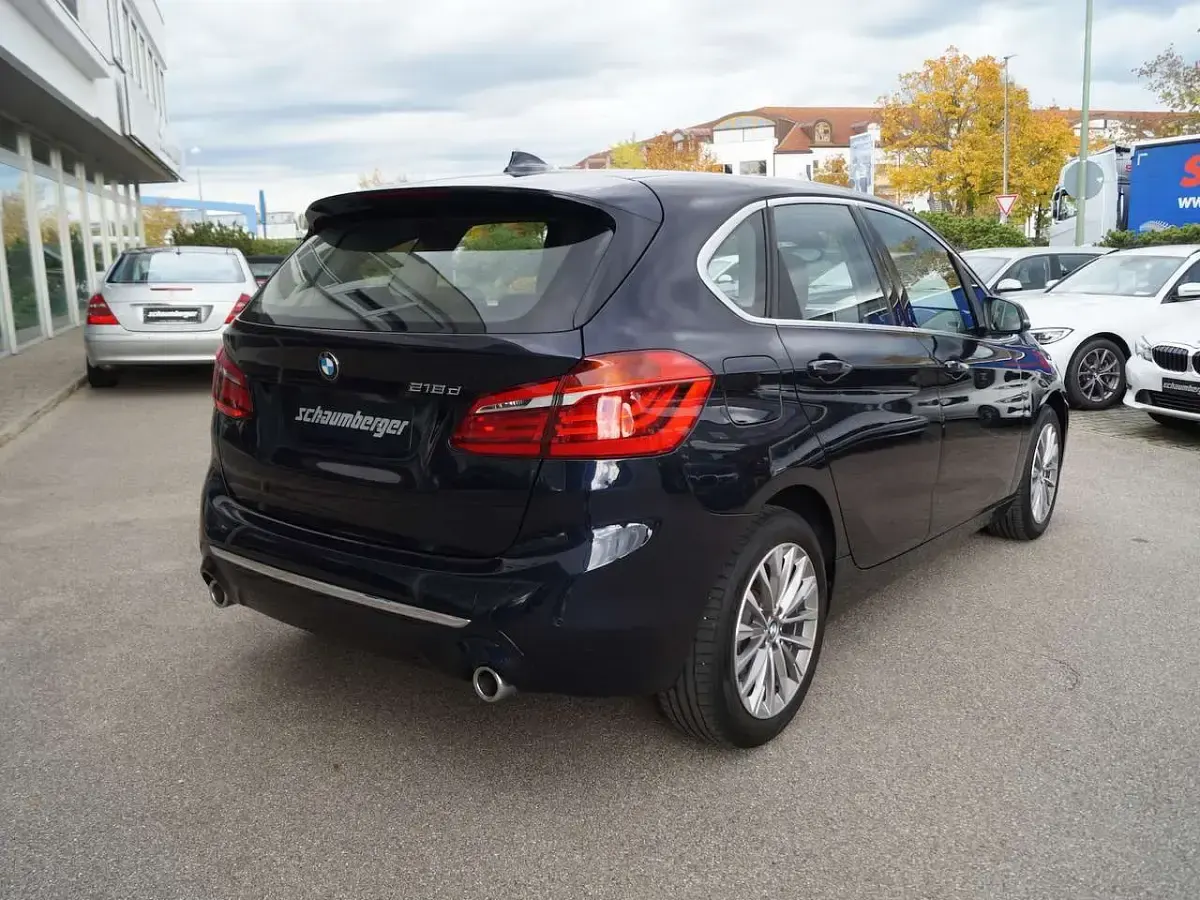 Gebraucht BMW 218 Active Tourer Luxury Line 150 PS (110 kW) 2019 Imperialblau Van / Kleinbus