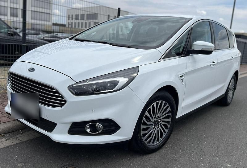 Gebraucht Ford S-MAX Titanium 150 PS (110 kW) 2019 Weiß Van / Kleinbus