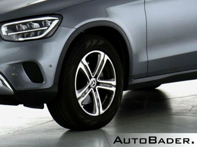 Gebraucht Mercedes GLC220 Exclusive 194 PS (142 kW) 2022 992 lack selenitgrau (metallic) SUV