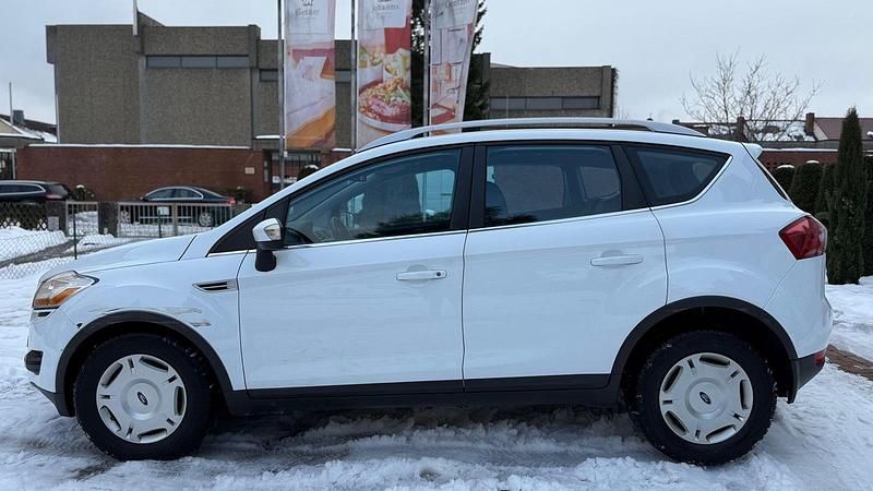 Gebraucht Ford Kuga 140 PS (102 kW) 2010 Weiß SUV