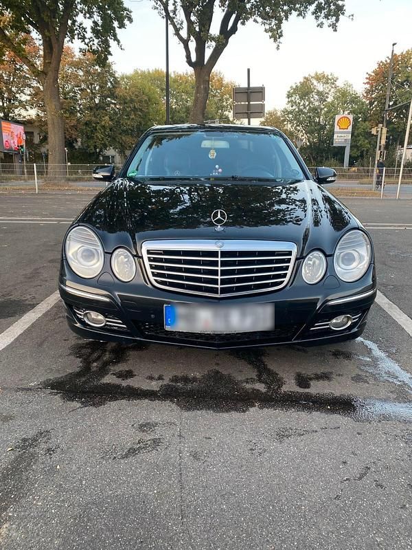 Schwarz Gebraucht 2006 Mercedes E280 Avantgarde Limousine | 5.000 € (Teuer) - Bild 1/4