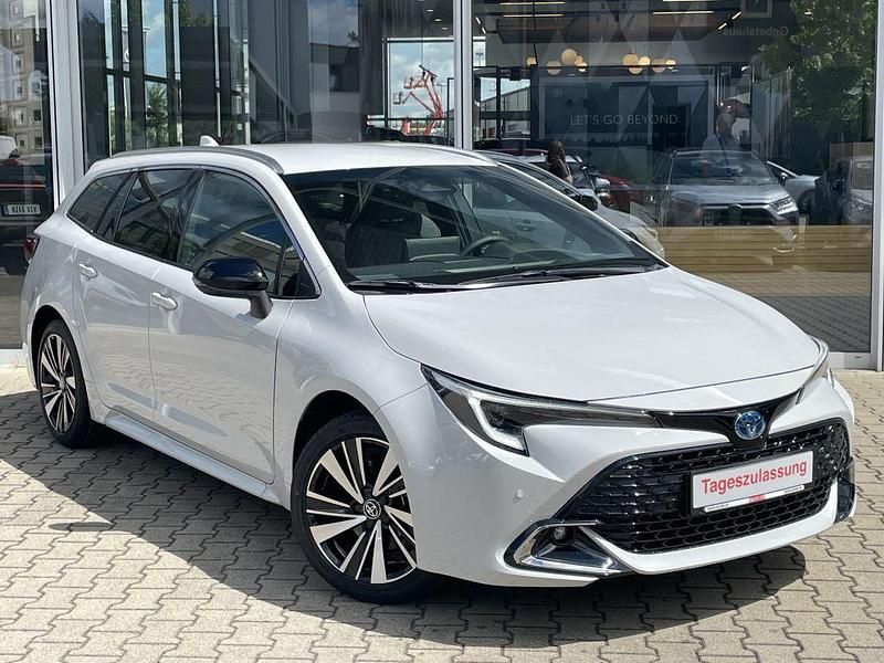 Neu Toyota Corolla 178 PS (130 kW) 2025 Grau Kombi