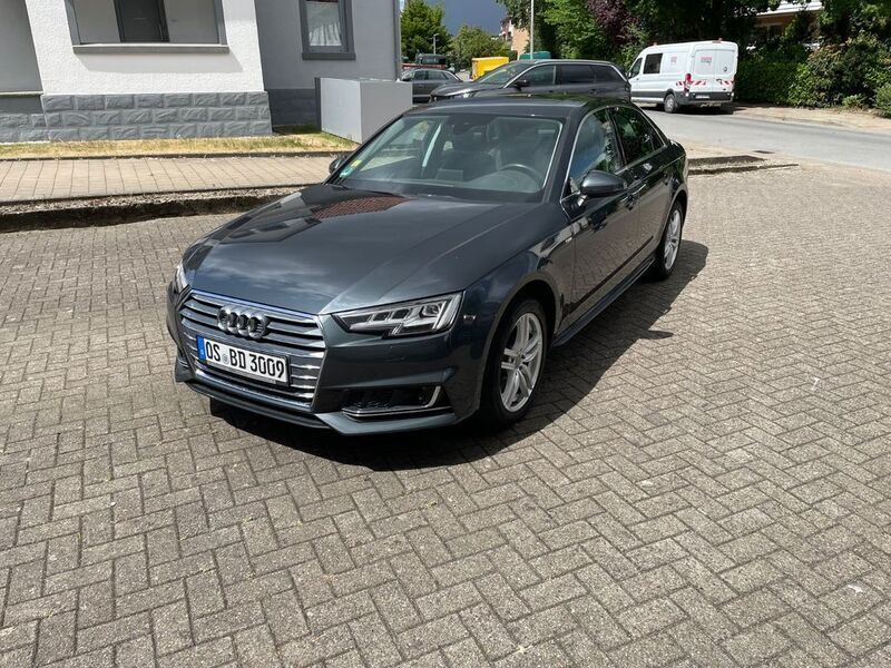 Grau Gebraucht 2016 Audi A4 Comfort Limousine | 13.200 € (Superpreis) - Bild 1/4