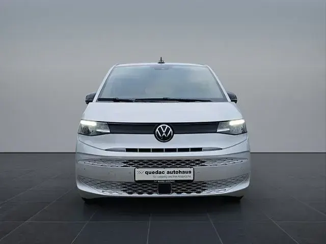 Gebraucht VW T7 150 PS (110 kW) 2024 Silber Van