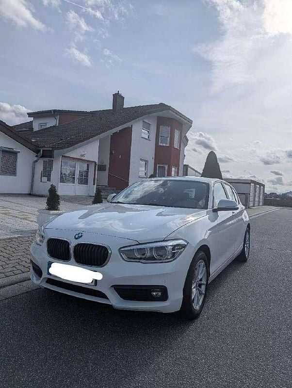Gebraucht BMW 118 Advantage 136 PS (100 kW) 2016 Weiß Kleinwagen