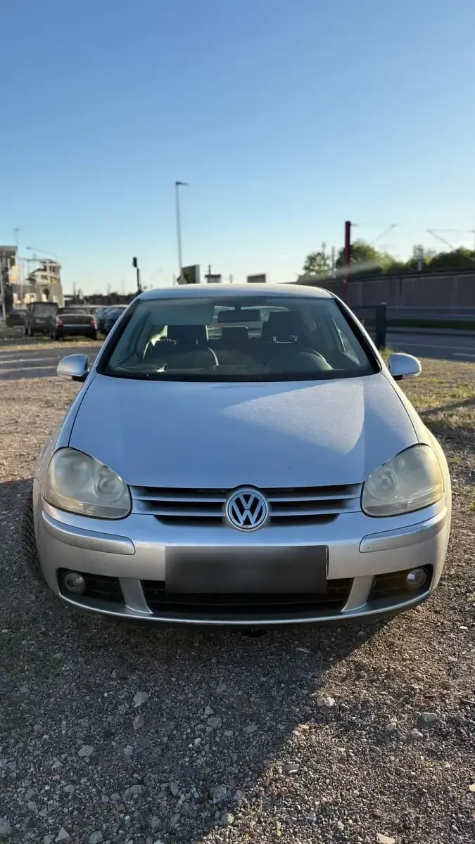 Second-hand VW Golf V 150 CP (110 kW) 2005 Argintiu Hatchback