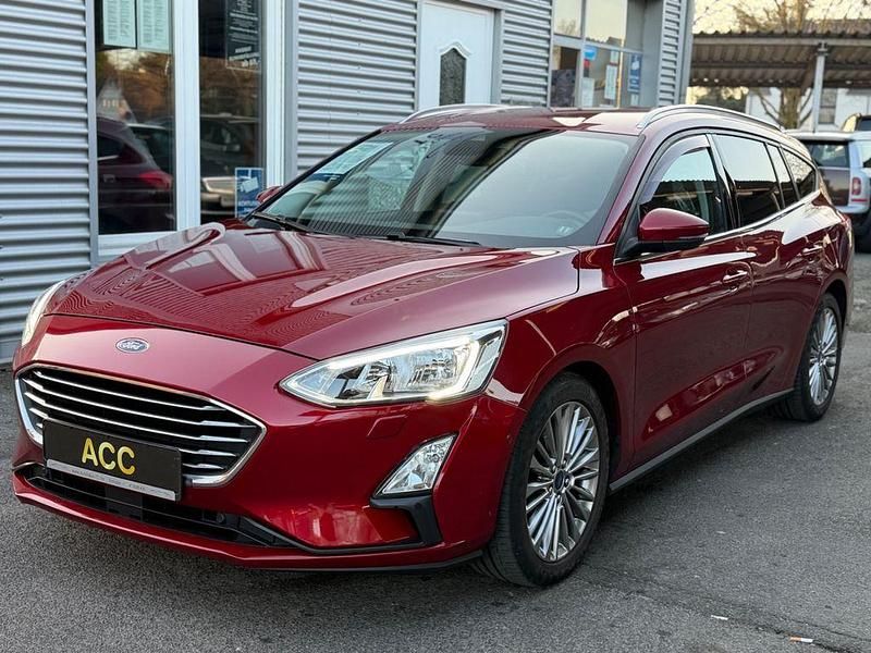 Gebraucht Ford Focus Titanium 150 PS (110 kW) 2019 Rot Limousine