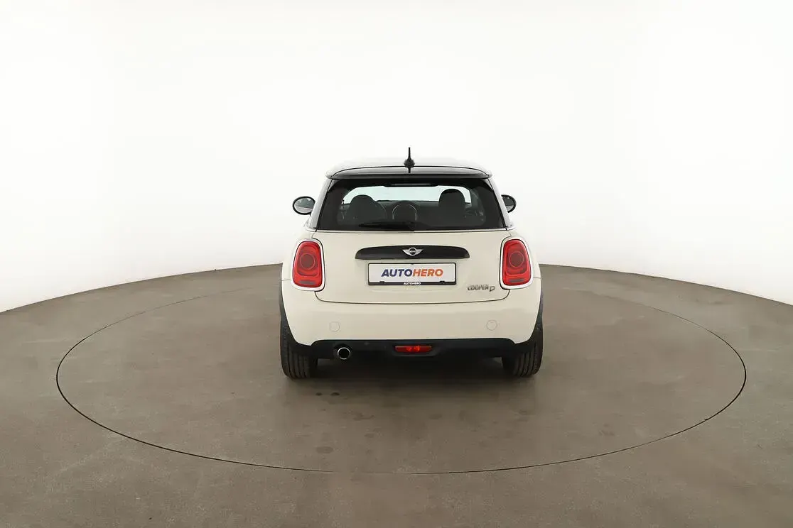 Gebraucht Mini Cooper D 116 PS (85 kW) 2016 Weiß Kleinwagen