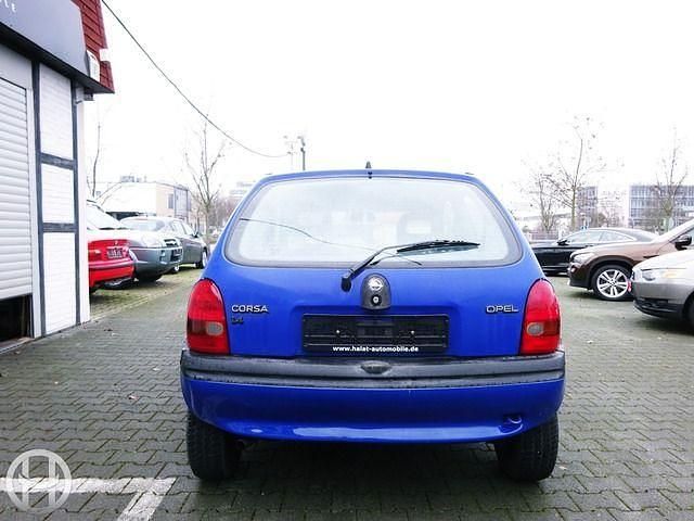 Używany Opel Corsa Swing 60 KM (44 kW) 1996 Niebieski Hatchback