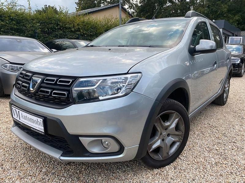 Silber Gebraucht 2019 Dacia Sandero Stepway Kleinwagen | 7.890 € (Guter Preis) - Bild 1/4