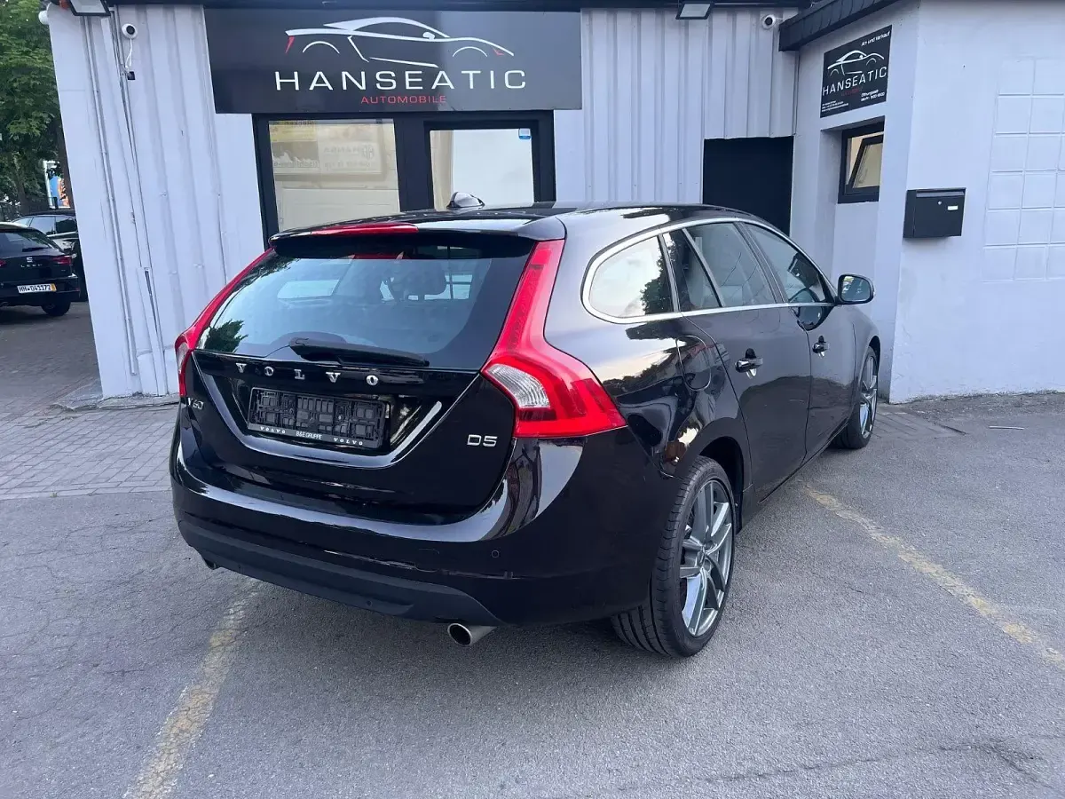Gebraucht Volvo V60 Summum 215 PS (158 kW) 2012 Schwarz Kombi