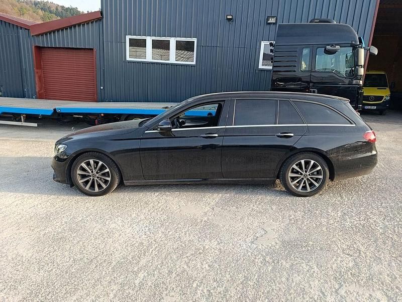 Gebraucht Mercedes E200 160 PS (117 kW) 2019 Schwarz Kombi