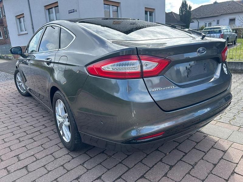 Gebraucht Ford Mondeo Titanium 150 PS (110 kW) 2017 Grau Limousine