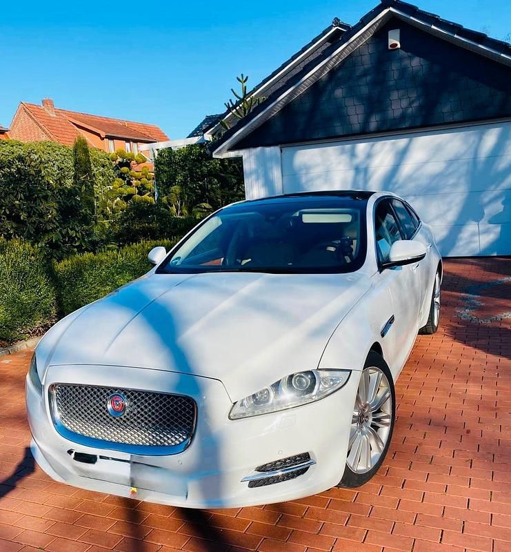 Gebraucht Jaguar XJ Luxury 275 PS (202 kW) 2013 Weiß Limousine