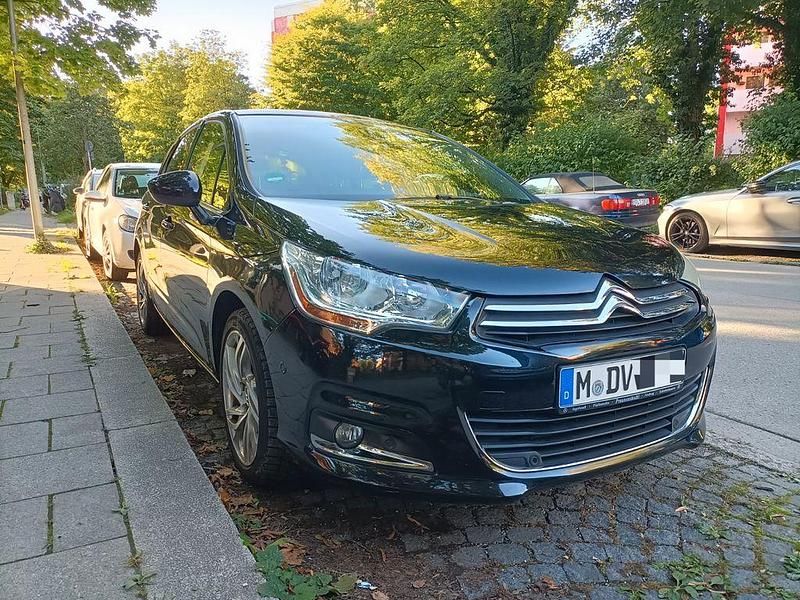 Schwarz Gebraucht 2011 Citroën C4 Exclusive Limousine | 5.100 € (Etwas zu teuer) - Bild 1/4