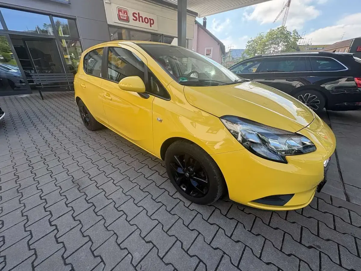 Gebraucht Opel Corsa Edition 90 PS (66 kW) 2016 Sunny yellow (uni) Kleinwagen