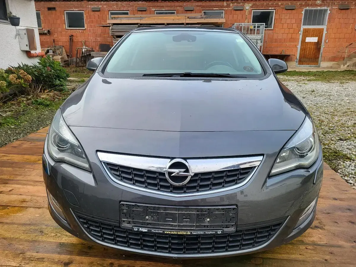 Occasion Opel Astra 87 ch (63 kW) 2013 Gris Berline