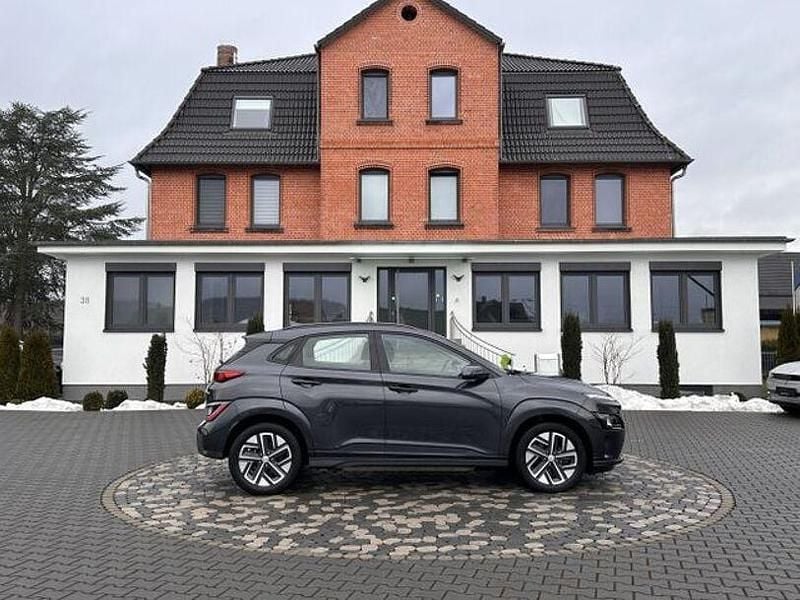 Gebraucht Hyundai Kona Select 100 kW (136 PS) 2021 Grau SUV