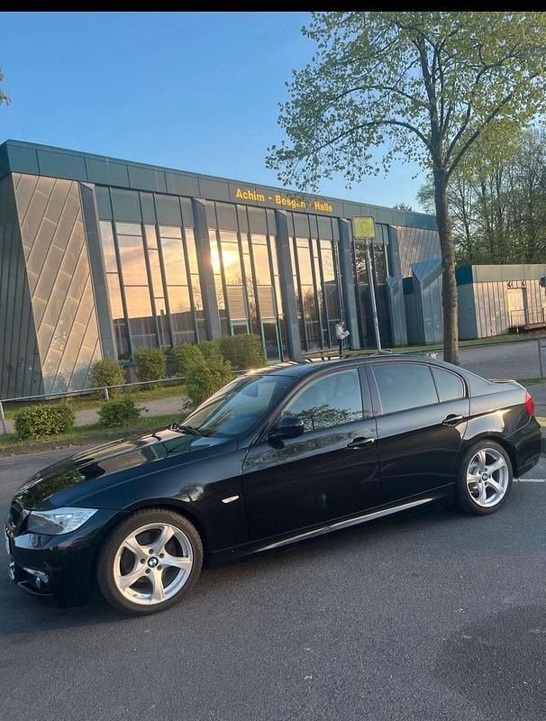 Schwarz Gebraucht 2010 BMW 320 M Sport Limousine | 7.650 € (Etwas zu teuer) - Bild 1/4