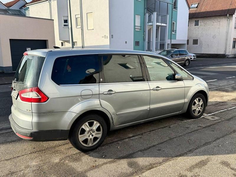 Gebraucht Ford Galaxy Ghia 140 PS (102 kW) 2007 Silber Van / Kleinbus
