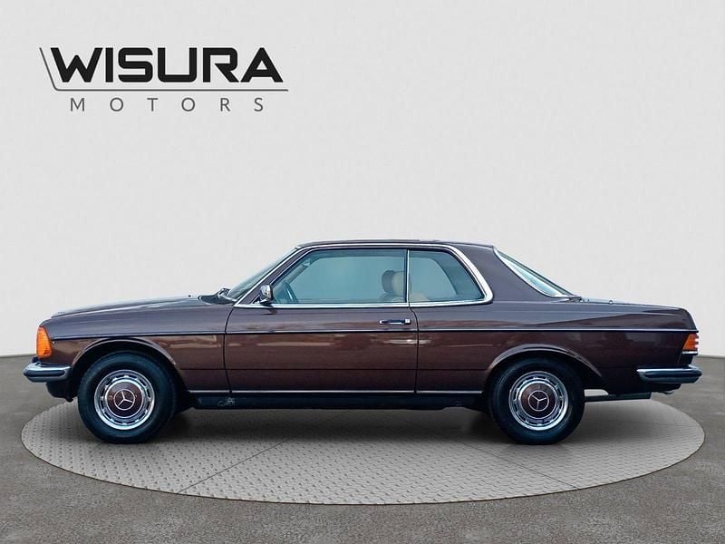 Gebraucht Mercedes 230 136 PS (100 kW) 1982 Braun Limousine