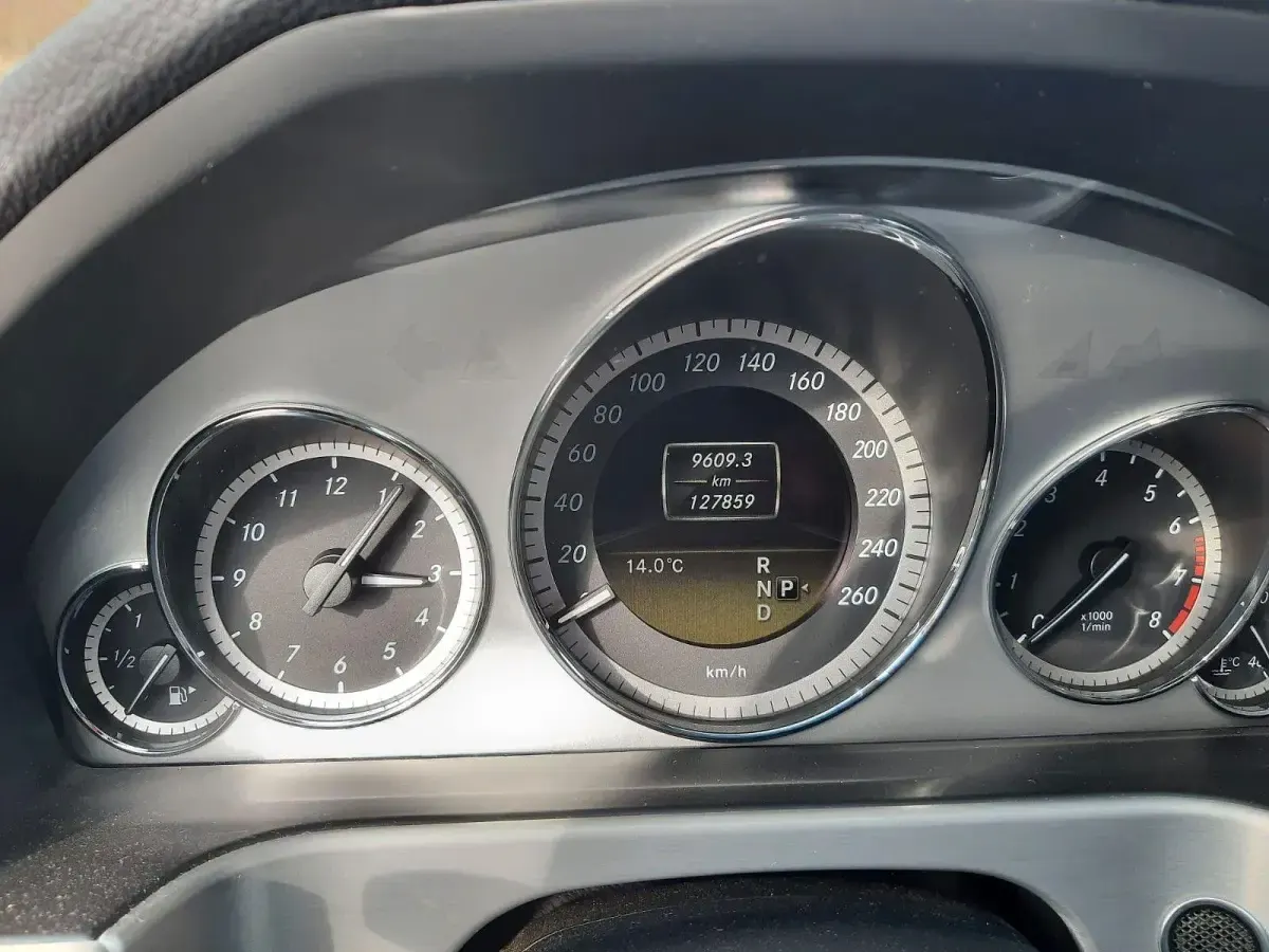 Gebraucht Mercedes E200 Avantgarde 184 PS (135 kW) 2012 Kombi
