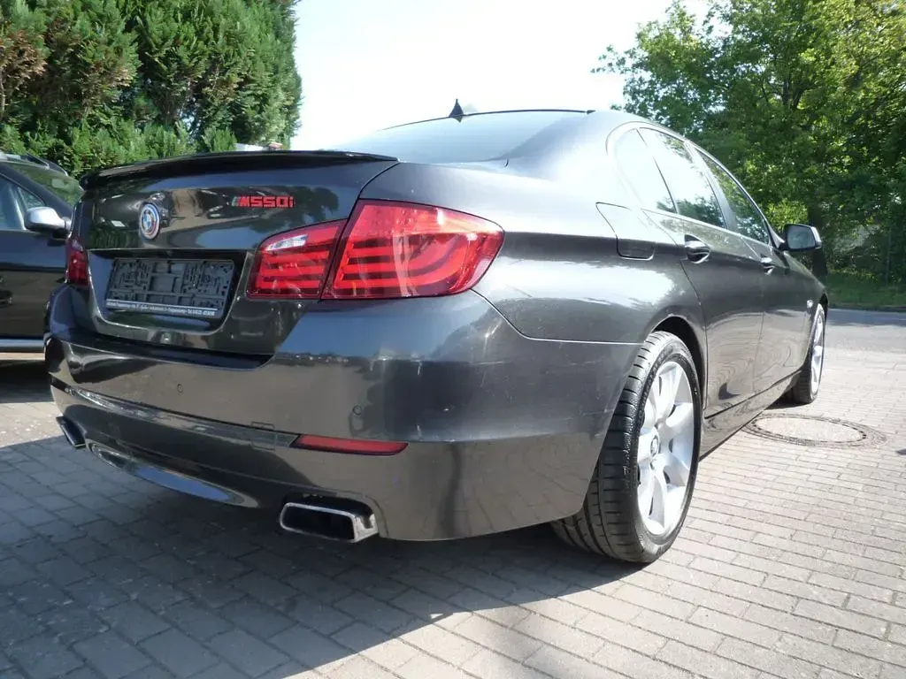 Gebraucht BMW 550 408 PS (300 kW) 2010 Grau Limousine