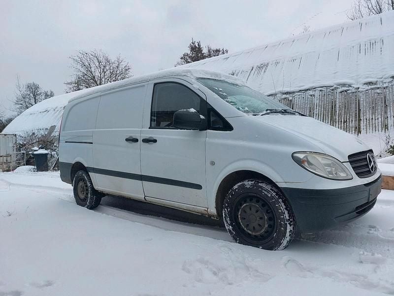 Weiß Gebraucht 2010 Mercedes Vito Van | 4.400 € - Bild 1/4