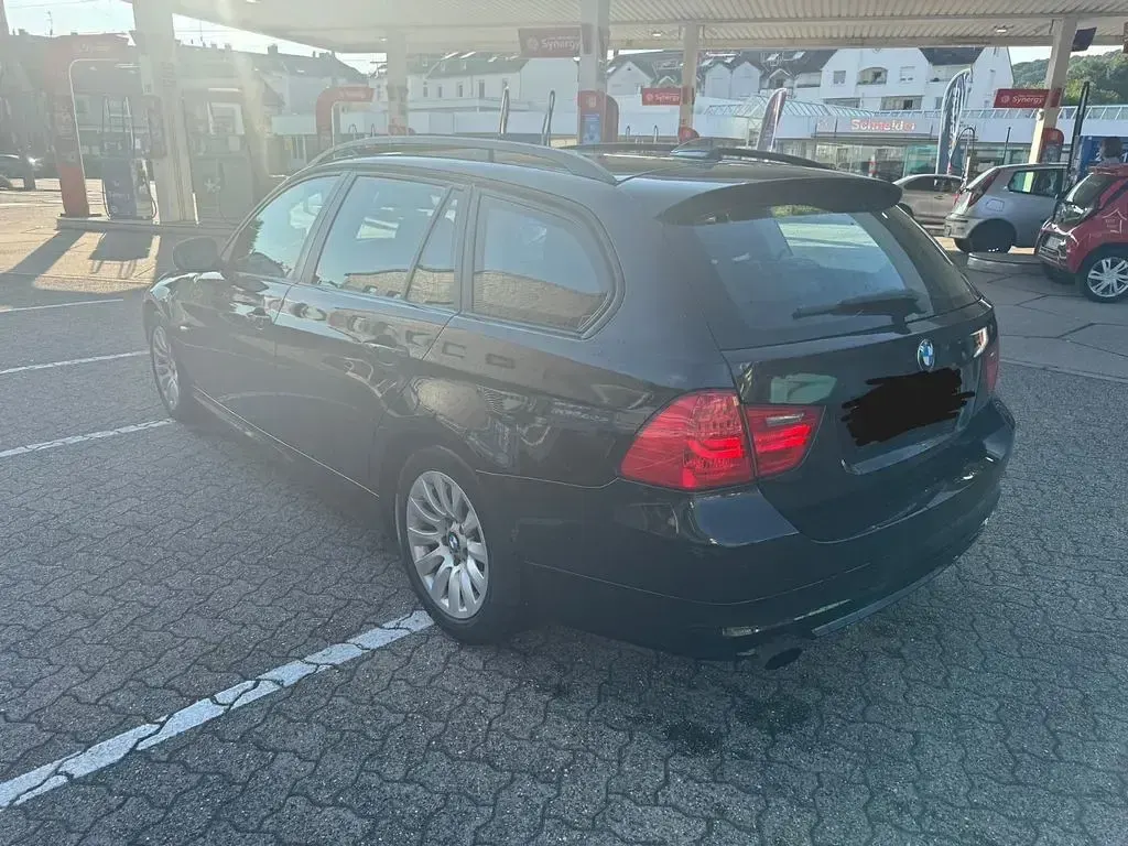 Gebraucht BMW 318 Comfort Edition 143 PS (105 kW) 2009 Schwarz Limousine