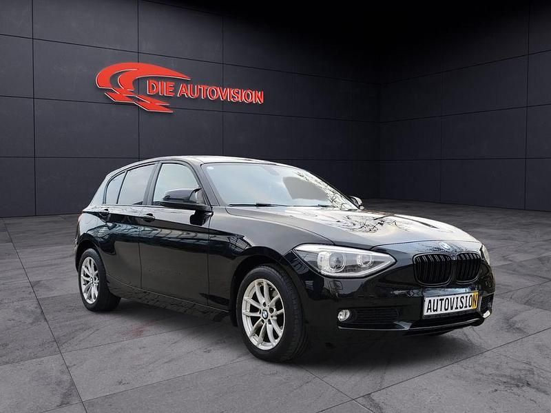 Schwarz Gebraucht 2011 BMW 116 Sport Line Kleinwagen | 8.480 € (Fairer Preis) - Bild 1/4