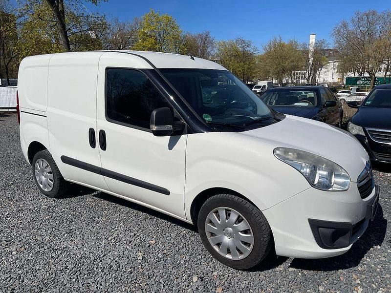 Second-hand Opel Combo 95 CP (69 kW) 2012 Alb Monovolum