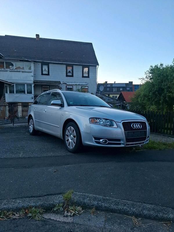Silber Gebraucht 2005 Audi A4 Kombi | 2.200 € (Superpreis) - Bild 1/4