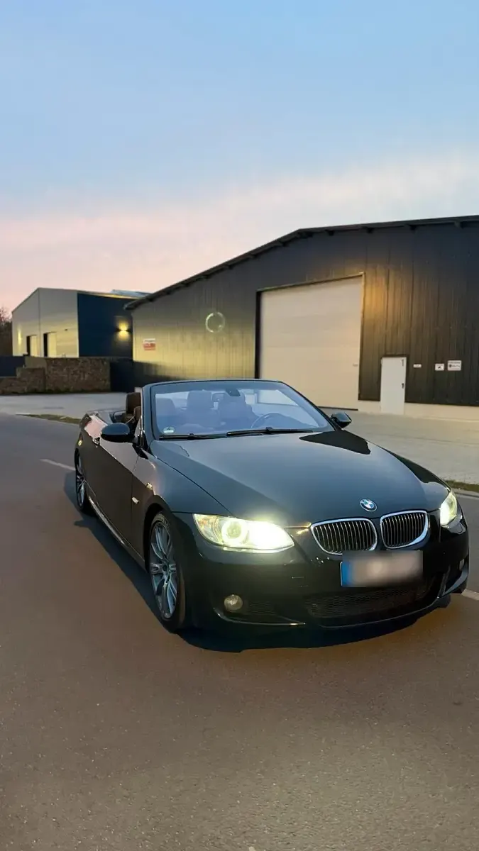 Gebraucht BMW 330 Cabriolet M Sport 245 PS (180 kW) 2009 Schwarz Cabrio