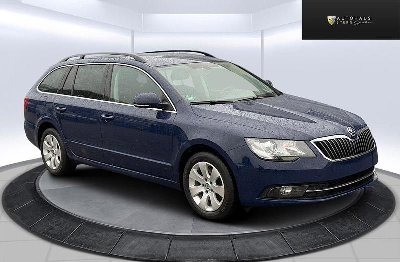 Blau Gebraucht 2014 Skoda Superb Ambition Kombi | 9.990 € (Guter Preis) - Bild 1/4