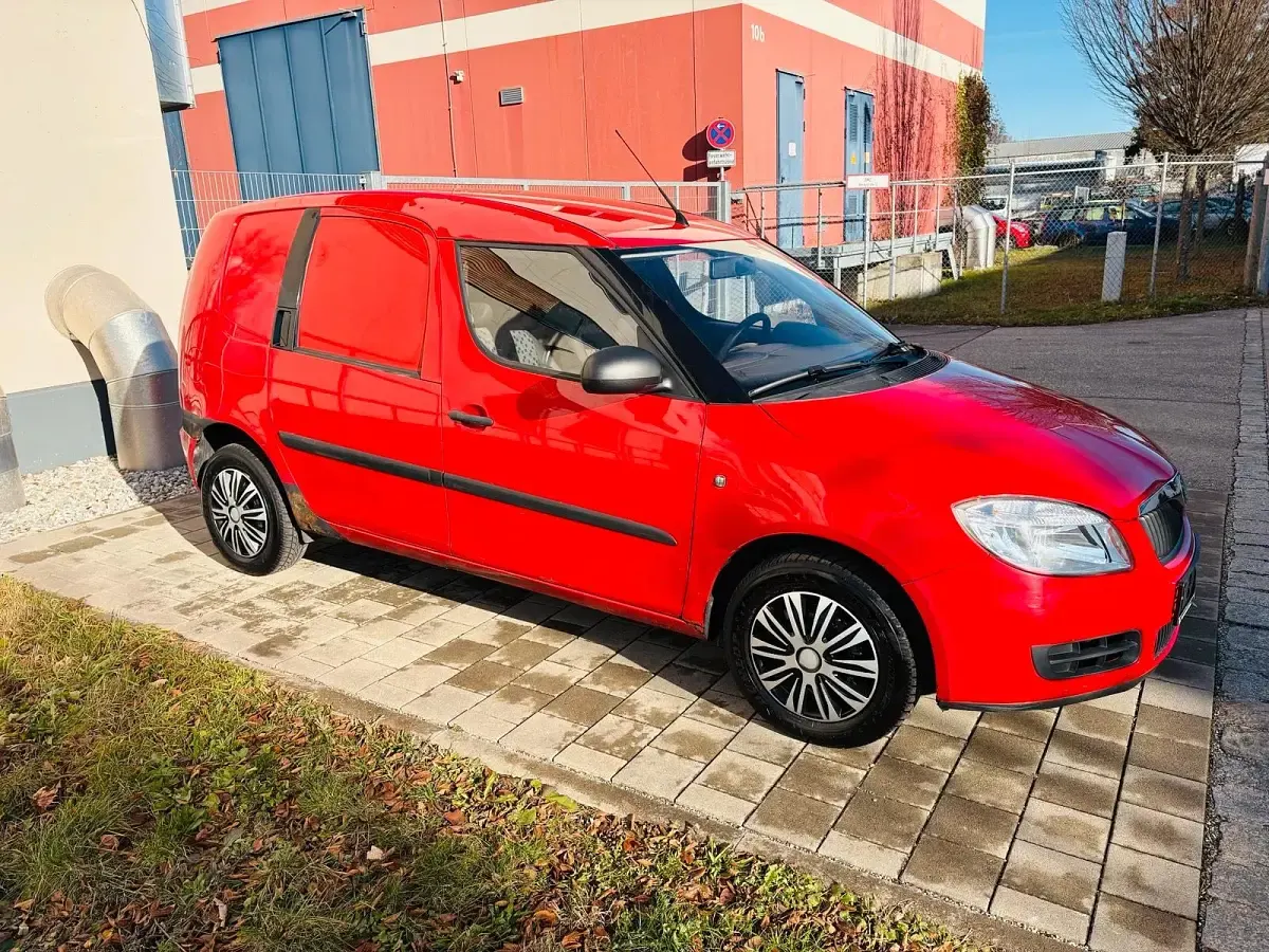 Gebraucht Skoda Roomster 70 PS (51 kW) 2008 Rot Van / Kleinbus