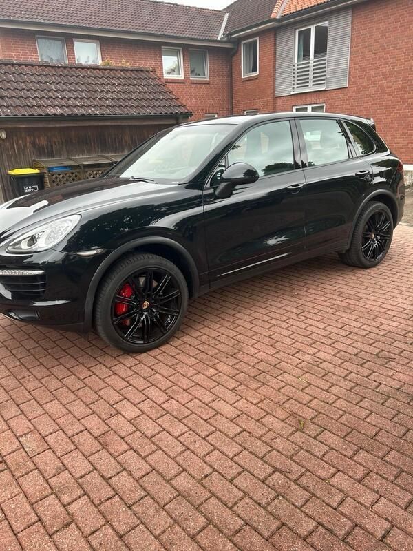 Schwarz Gebraucht 2012 Porsche Cayenne Turbo SUV | 45.000 € - Bild 1/4