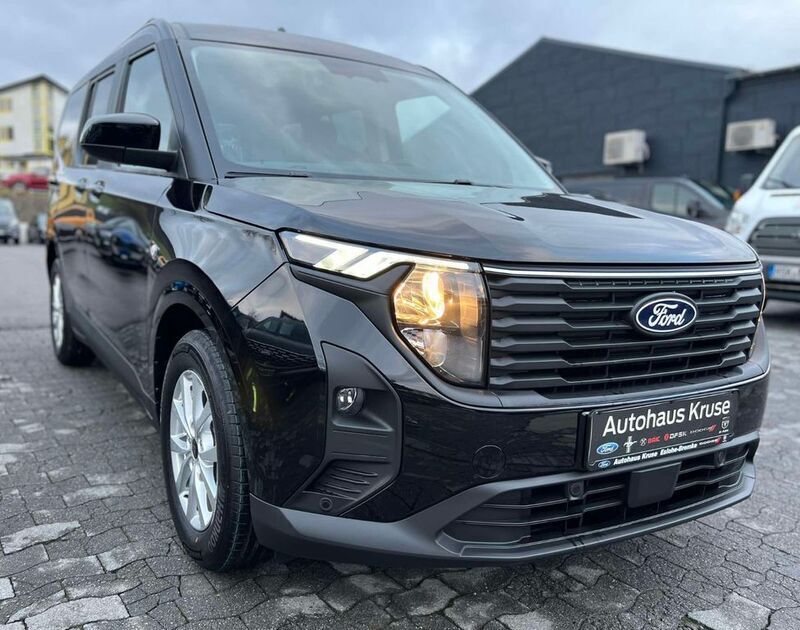 Schwarz Neu 2025 Ford Tourneo Courier Titanium Van / Kleinbus | 27.150 € (Fairer Preis) - Bild 1/4