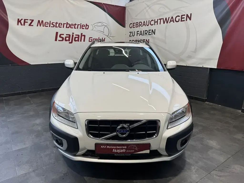 Gebraucht Volvo XC70 Momentum 163 PS (119 kW) 2011 Weiß Kombi
