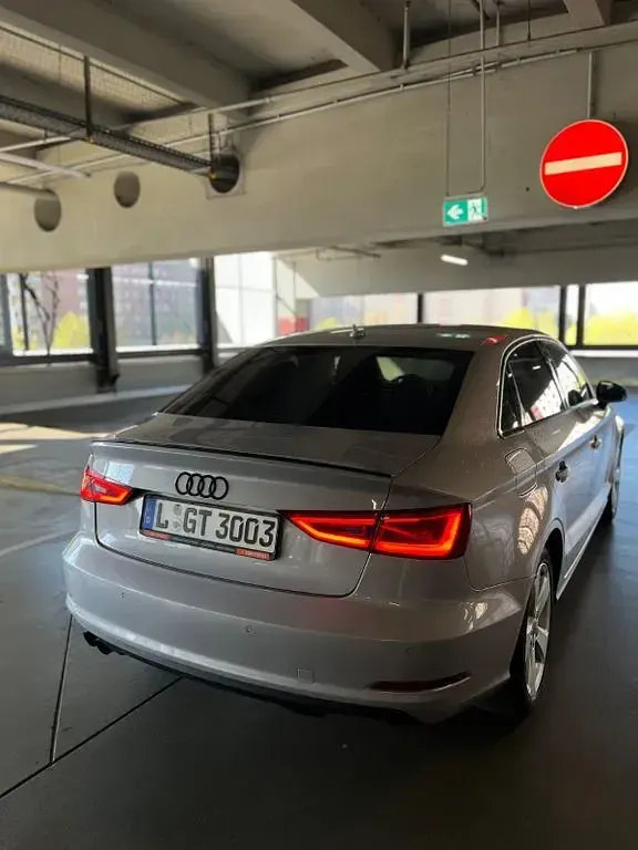 Gebraucht Audi A3 Attraction 150 PS (110 kW) 2015 Grau Limousine