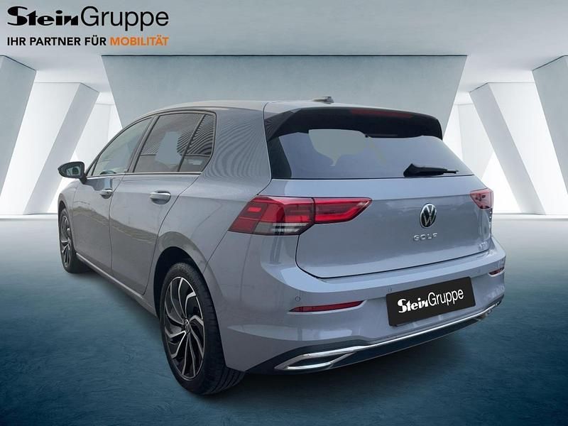 Gebraucht VW Golf VIII Move 150 PS (110 kW) 2023 Grau Limousine