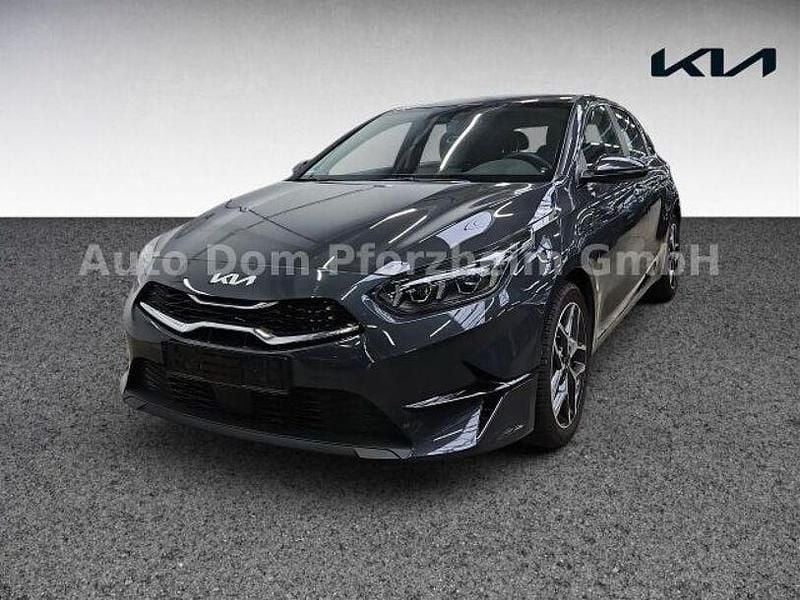 Grau Gebraucht 2024 Kia Ceed Spirit Kleinwagen | 23.590 € (Fairer Preis) - Bild 1/4