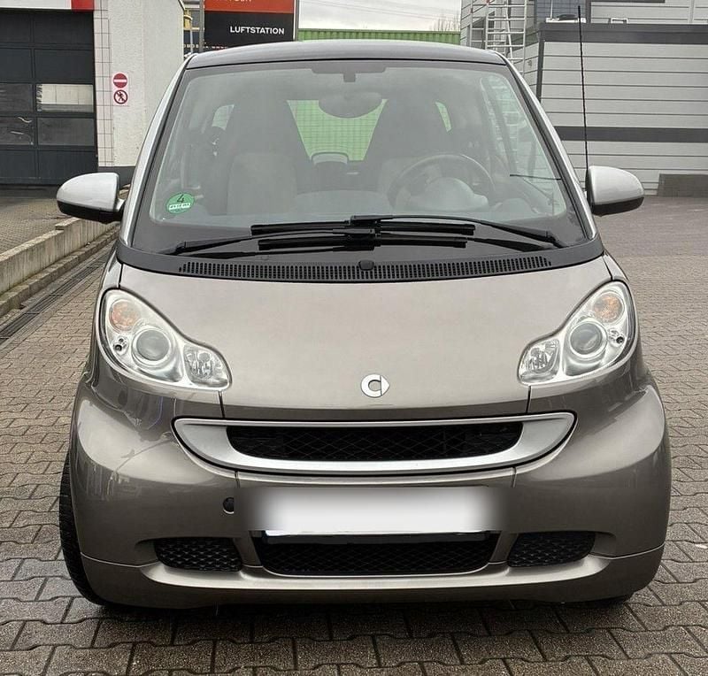 Grau Gebraucht 2011 Smart ForTwo Coupé Coupé | 5.800 € (Fairer Preis) - Bild 1/4