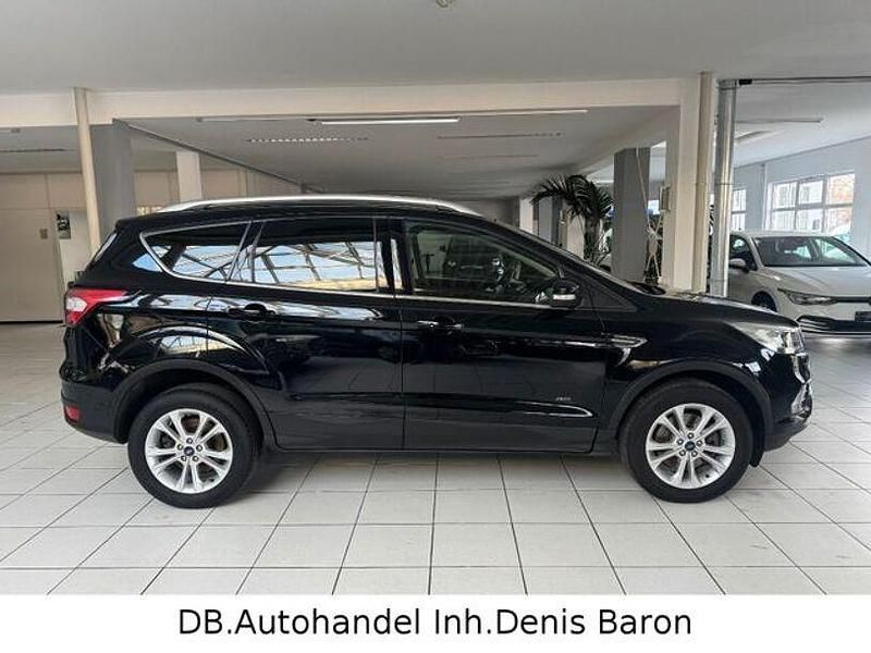 Gebraucht Ford Kuga Titanium 150 PS (110 kW) 2018 Schwarz SUV