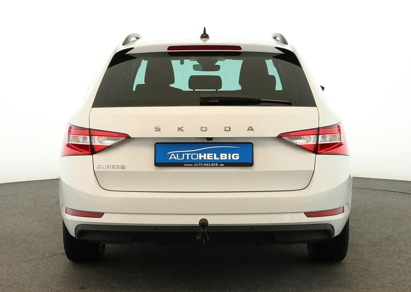 Gebraucht Skoda Superb Ambition 200 PS (147 kW) 2022 Moon white perleffekt Kombi