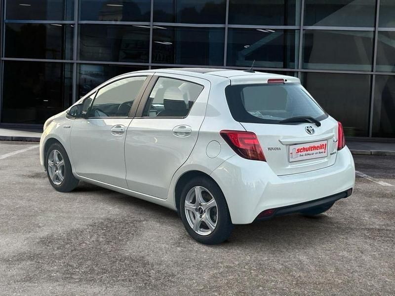 Gebraucht Toyota Yaris Hybrid Lounge 101 PS (74 kW) 2016 Kleinwagen