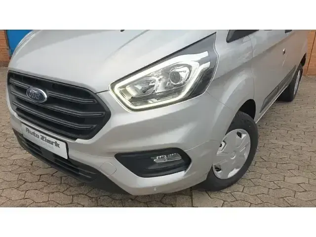 Używany Ford Transit Custom Trend 105 KM (77 kW) 2022 Srebrny Van