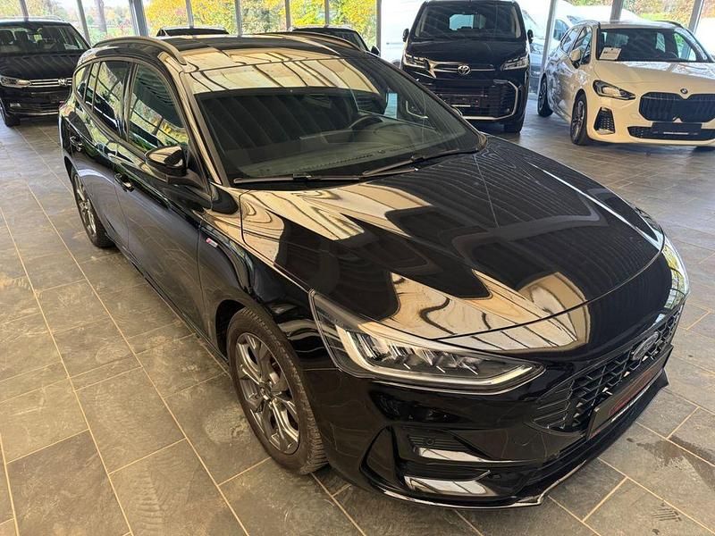 Gebraucht Ford Focus ST 125 PS (91 kW) 2024 Schwarz Limousine