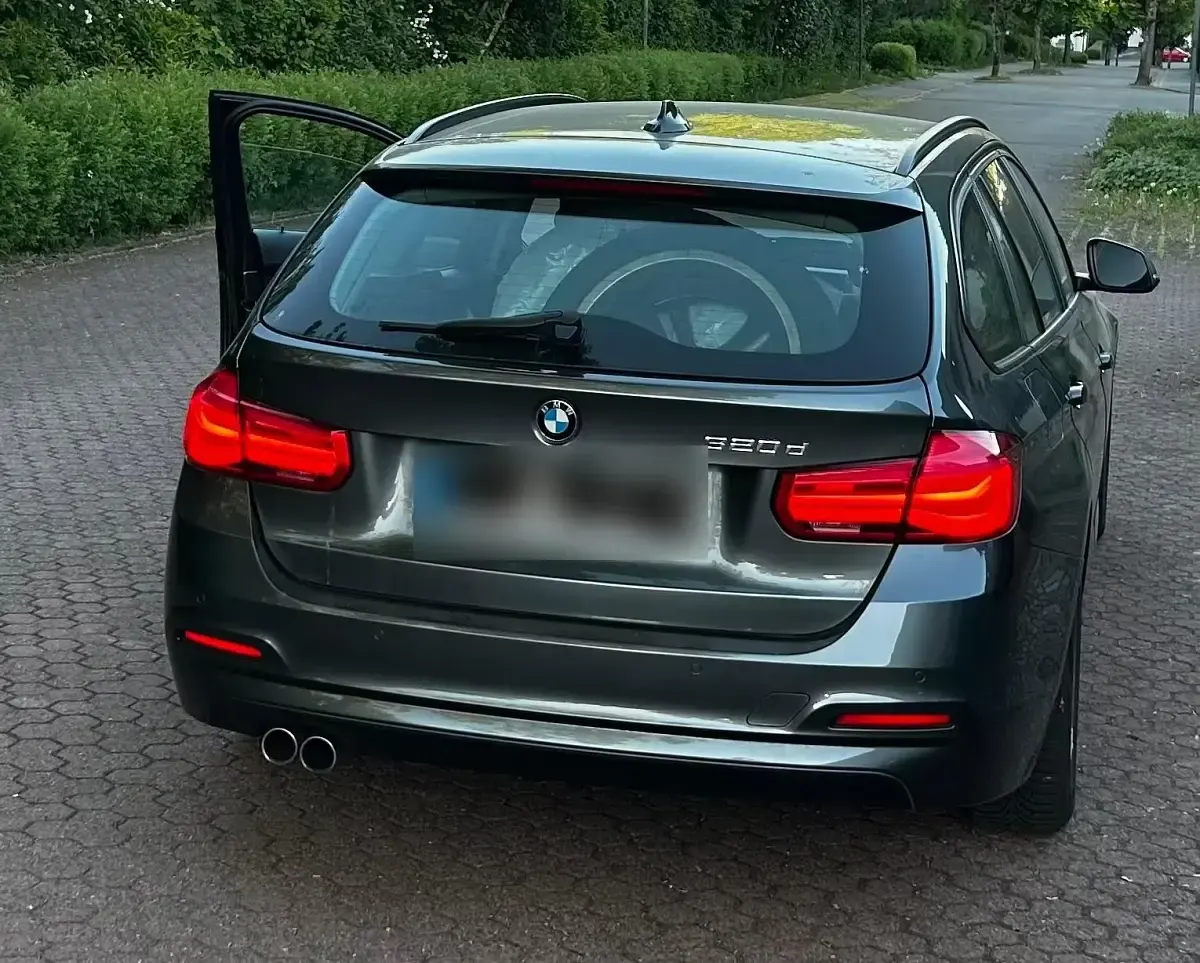 Gebraucht BMW 320 Advantage 190 PS (139 kW) 2018 Andere farben Kombi